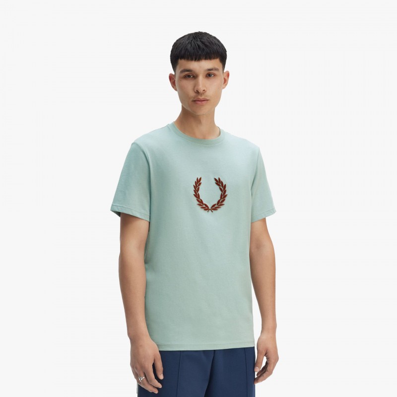 Fred Perry Textured Laurel Wreath - M8587 959 - Fuxia, Urban Tribes United