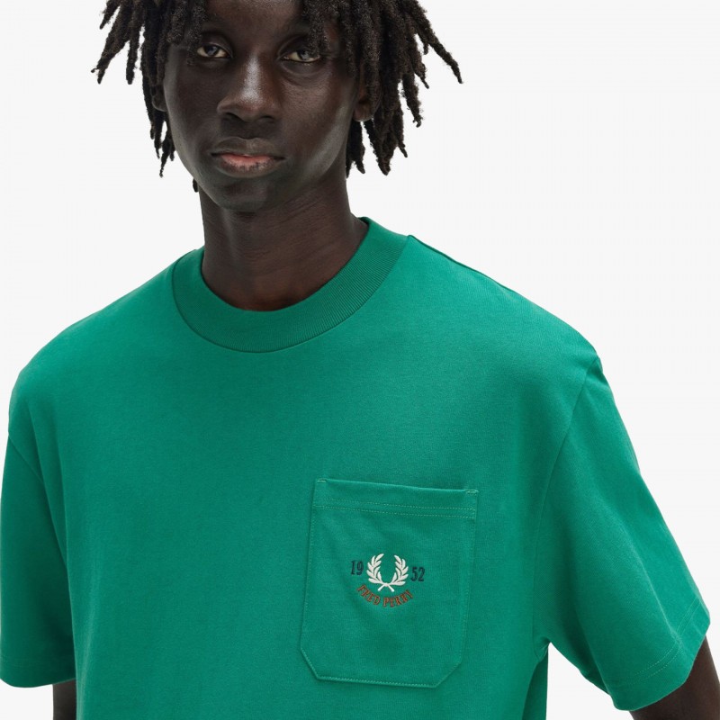 Fred Perry Relaxed 1952 - M9827 X87 - Fuxia, Urban Tribes United