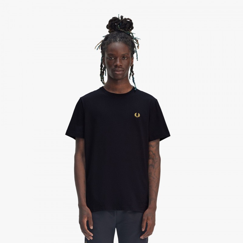 Fred Perry Crew Neck - M1600 W75 - Fuxia, Urban Tribes United