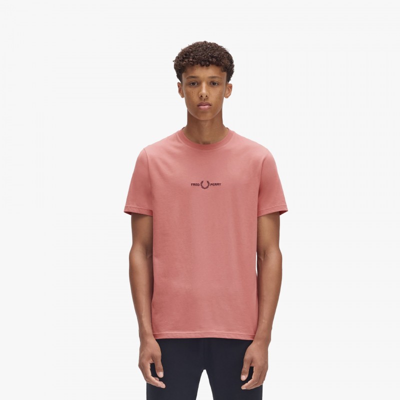 Fred Perry Embroidered - M4580 X90 - Fuxia, Urban Tribes United