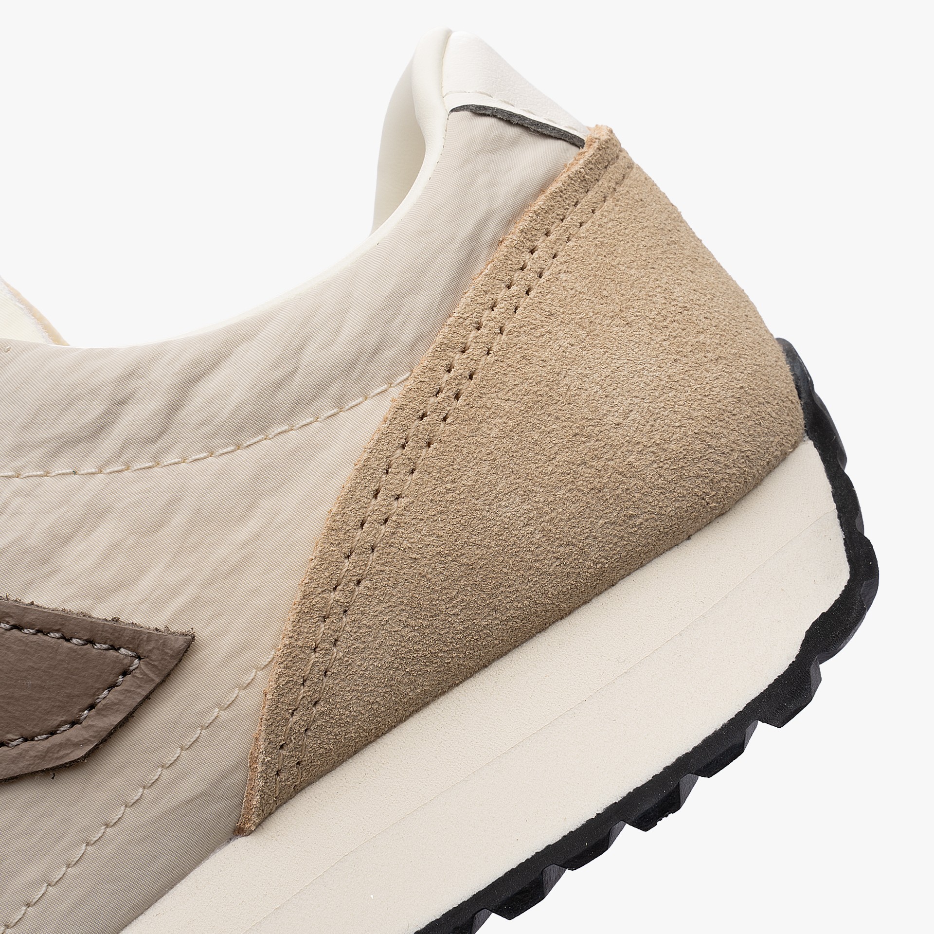 New Sapatilha U471V1