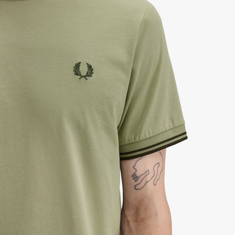 Fred Perry Twin Tipped - M1588 Y64 - Fuxia, Urban Tribes United