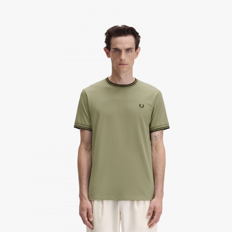 Fred Perry Twin Tipped - M1588 Y64 - Fuxia, Urban Tribes United