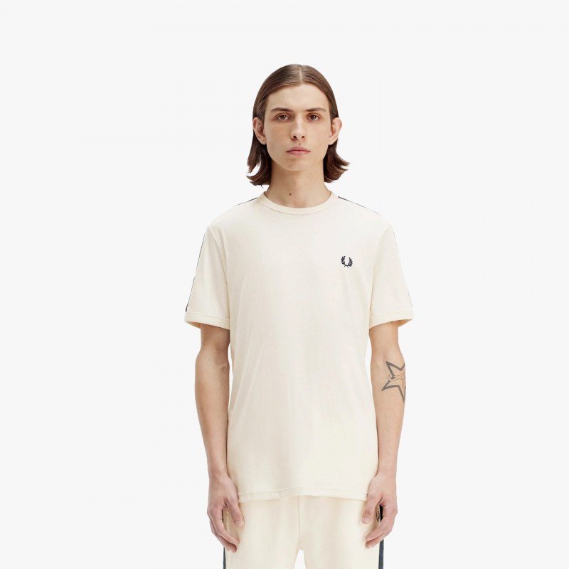 Fred Perry Contrast Tape Ringer - M4613 Z06 - Fuxia, Urban Tribes United