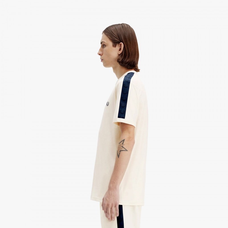 Fred Perry Contrast Tape Ringer - M4613 Z06 - Fuxia, Urban Tribes United