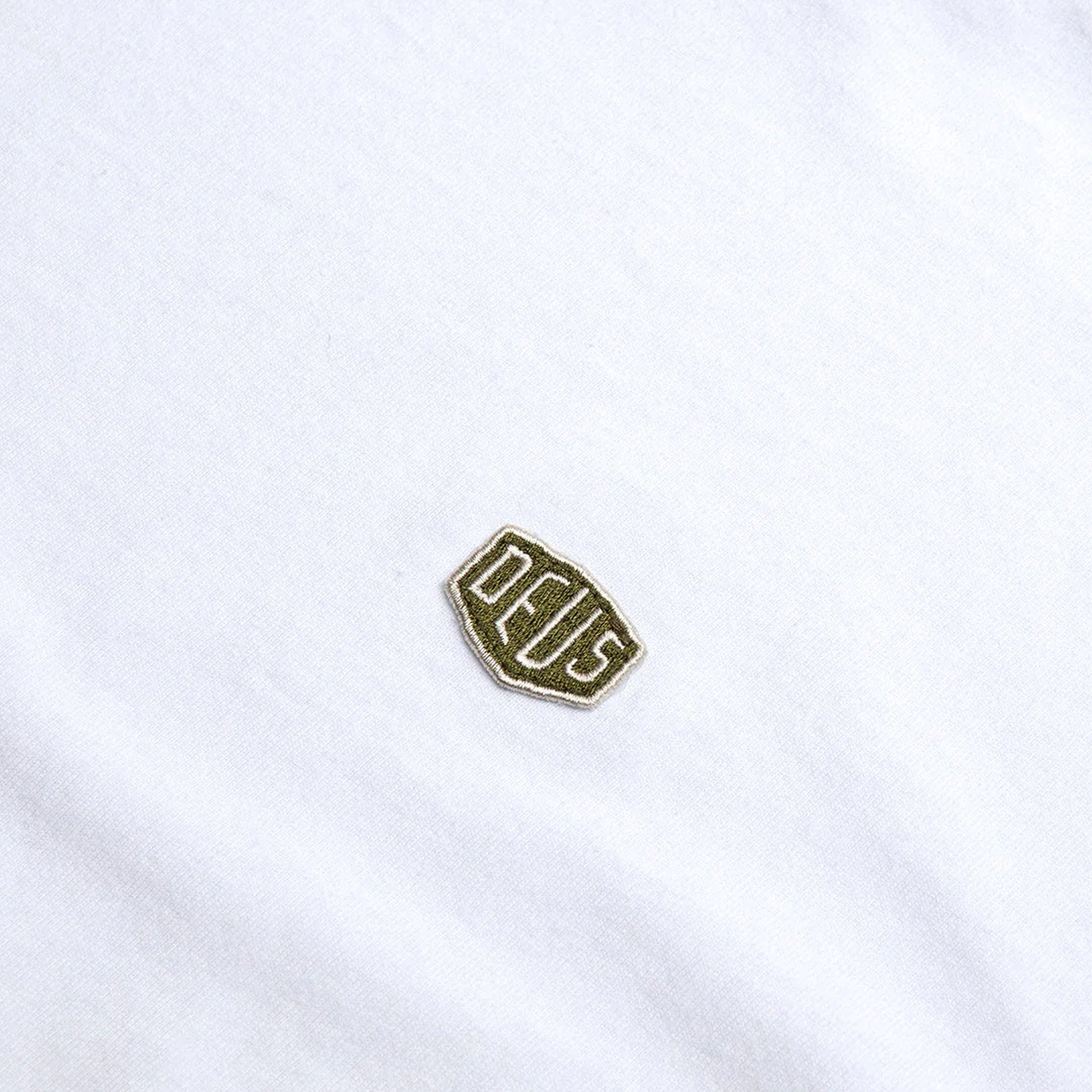 Deus Ex Machina Shield Standard