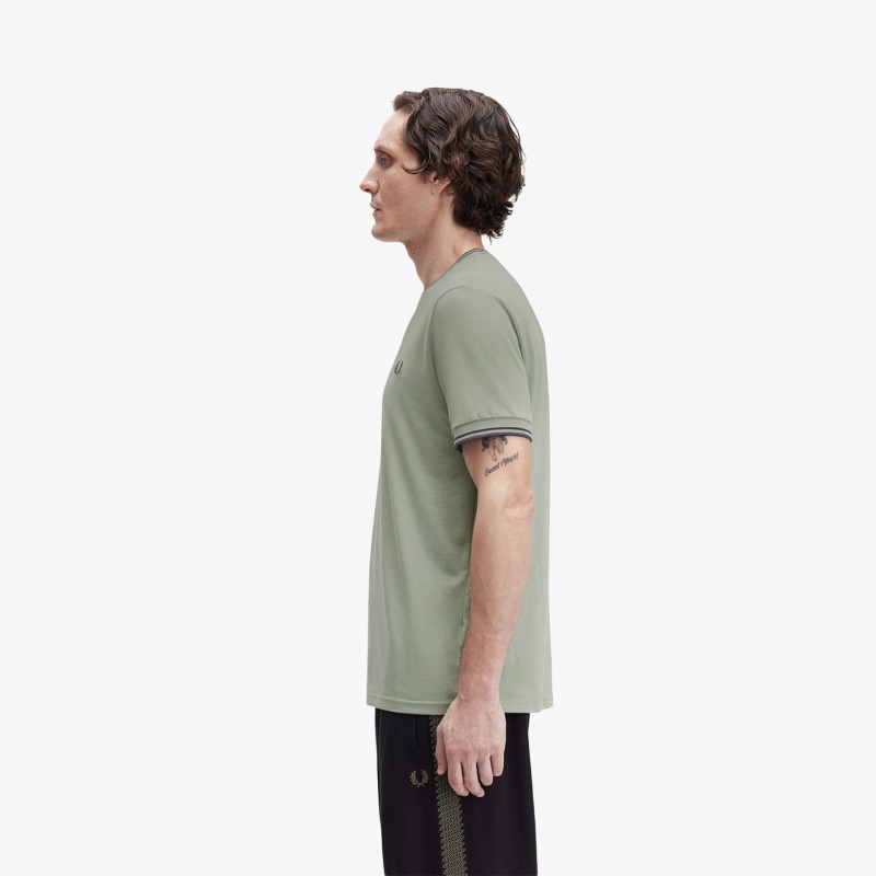 Fred Perry Twin Tipped - M1588V Z49 - Fuxia, Urban Tribes United