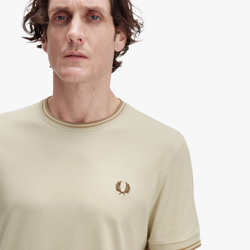 Fred Perry Twin Tipped - M1588V Z53 - Fuxia, Urban Tribes United