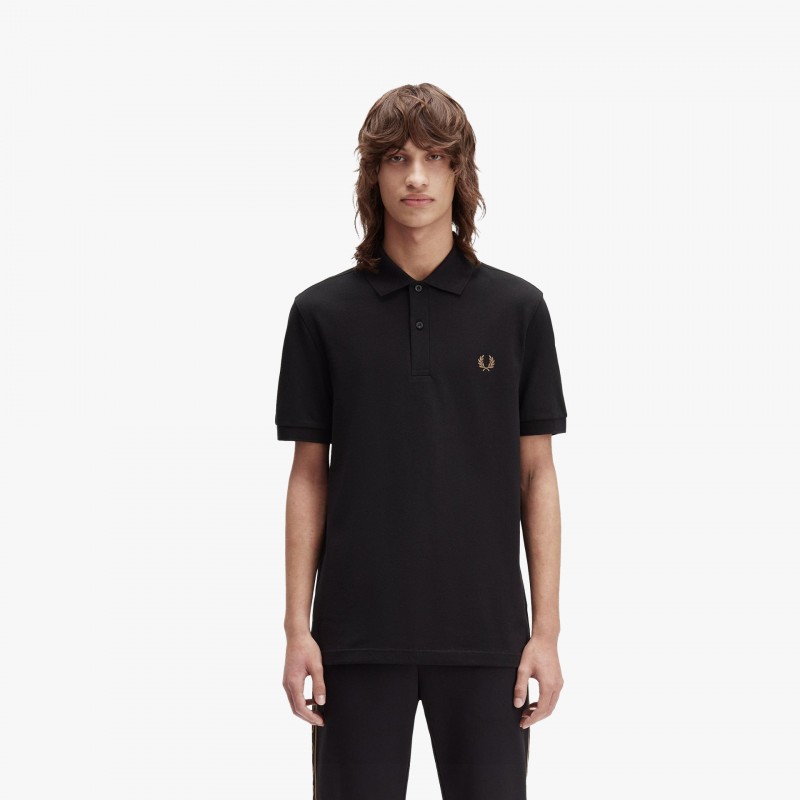 Fred Perry Slim Fit Basico - M6000 S77 - Fuxia, Urban Tribes United