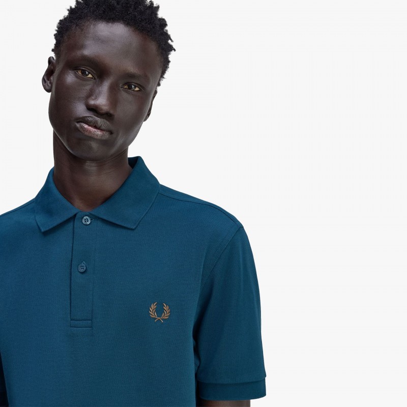 Fred Perry Slim Fit Basico - M6000 Z48 - Fuxia, Urban Tribes United