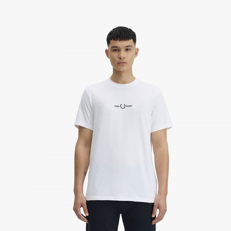 Fred Perry Embroidered - M4580 100 - Fuxia, Urban Tribes United