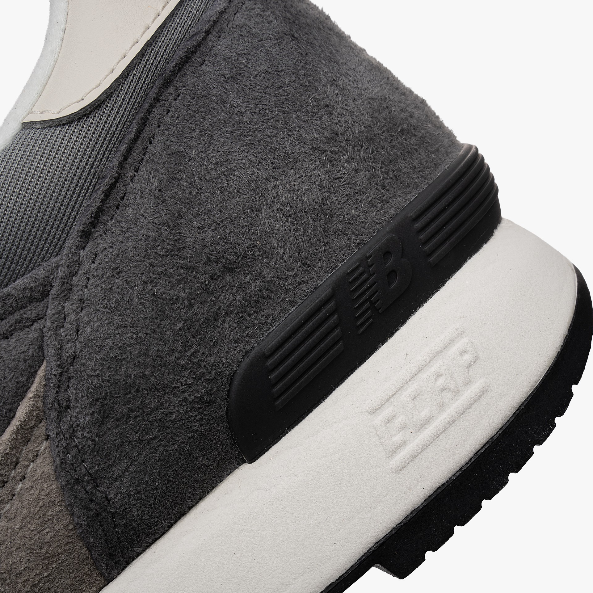 New Sapatilha U475V1