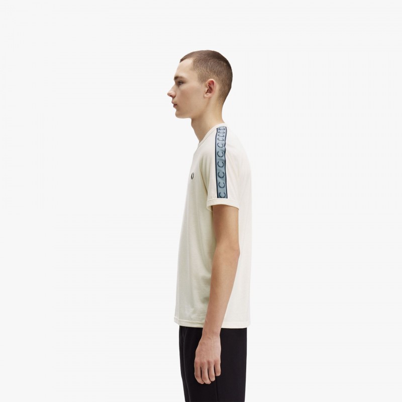 Fred Perry Contrast Tape Ringer - M4613 729 - Fuxia, Urban Tribes United
