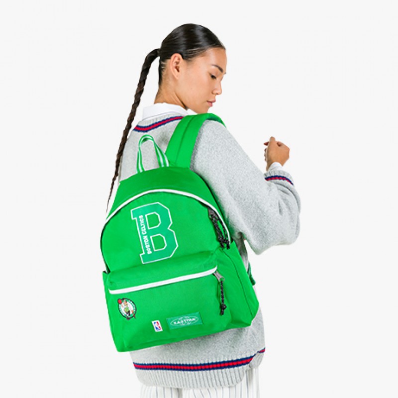 Eastpak Day Pak'r Boston Celtics Eastpak Day Pak'r Boston Celtics - EK0A5BG45Z8 - Fuxia, Urban Tribes United