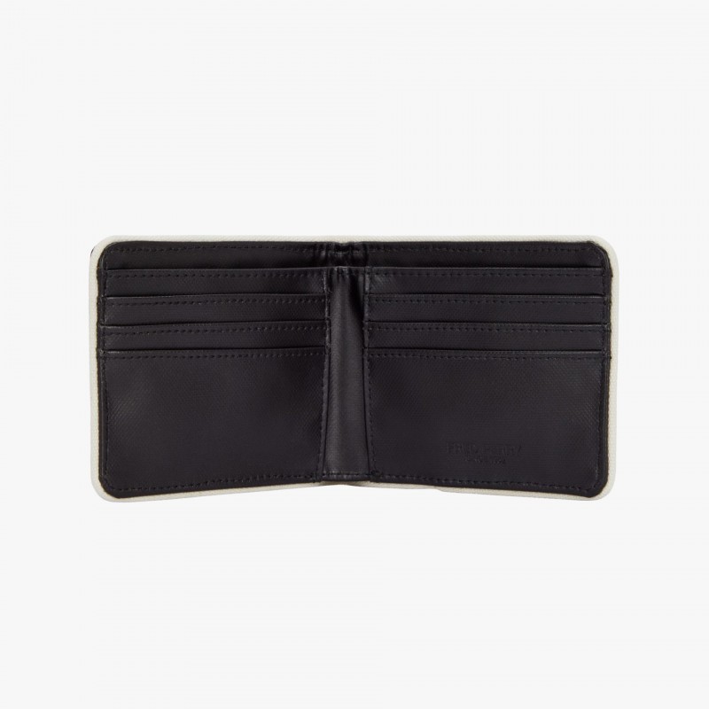 Fred Perry Coated - L7305 D57 - Fuxia, Urban Tribes United