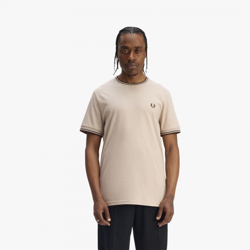 Fred Perry Twin Tipped - M1588V 50A - Fuxia, Urban Tribes United