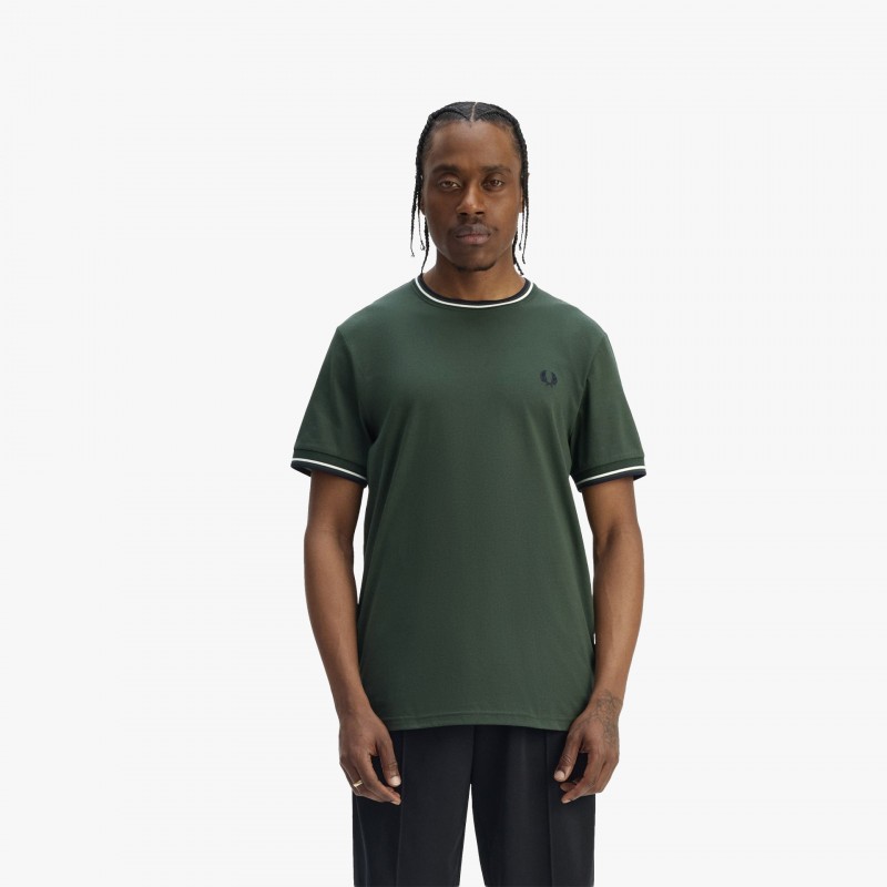 Fred Perry Twin Tipped - M1588V 53A - Fuxia, Urban Tribes United