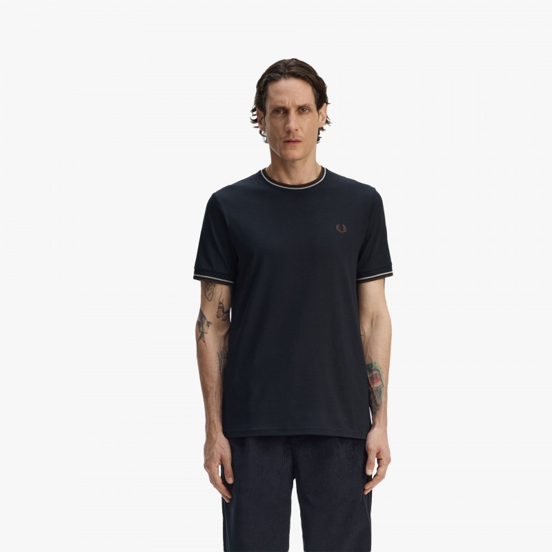 Fred Perry Twin Tipped - M1588V 52A - Fuxia, Urban Tribes United