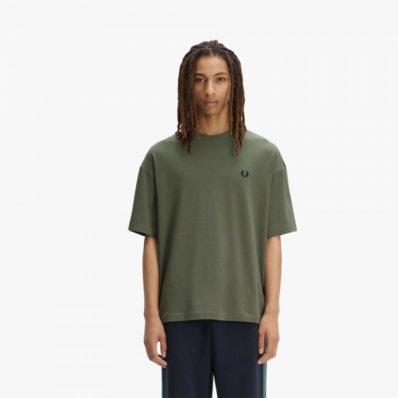 Fred Perry Glitch Graphic - M2478 W19 - Fuxia, Urban Tribes United