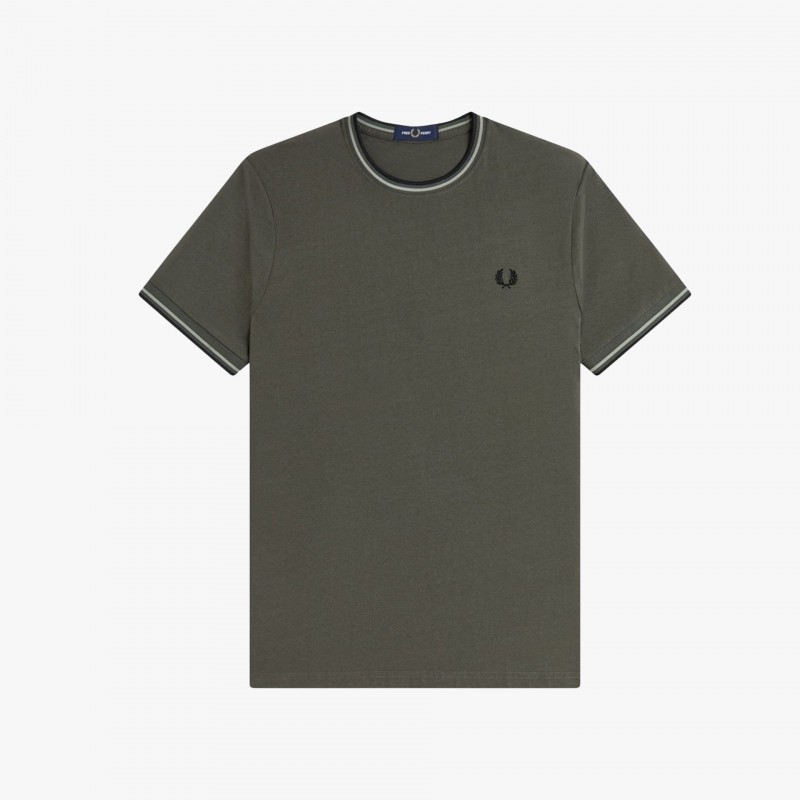 Fred Perry Twin Tipped Fred Perry Twin Tipped - M1588V 04B - Fuxia, Urban Tribes United