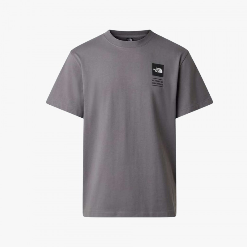 The North Face M BCD Celebration Relaxed The North Face M BCD Celebration Relaxed - NF0A8GAQ0UZ1 - Fuxia, Urban Tribes United