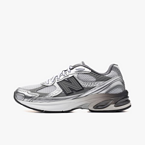 New Balance 210