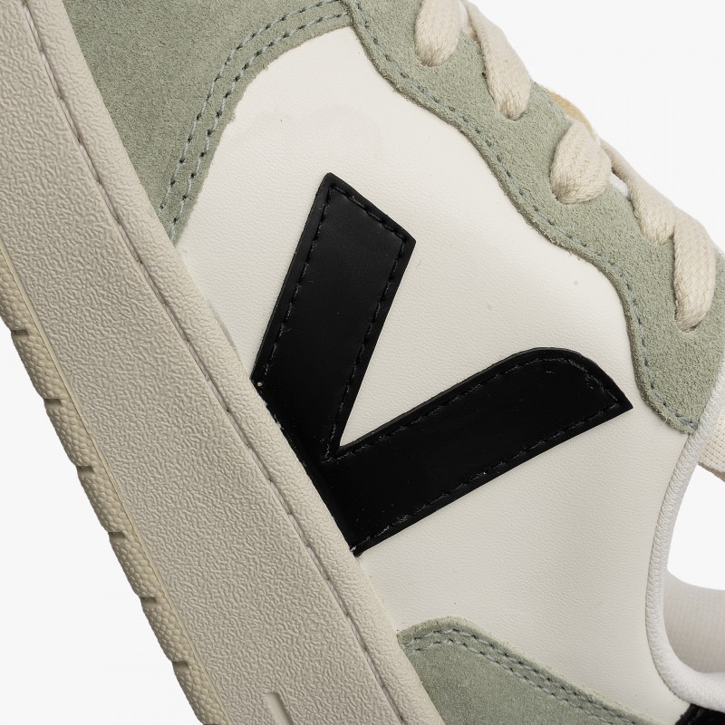 Veja V-10 Leather Veja V-10 Leather - VI0220500 - Fuxia, Urban Tribes United