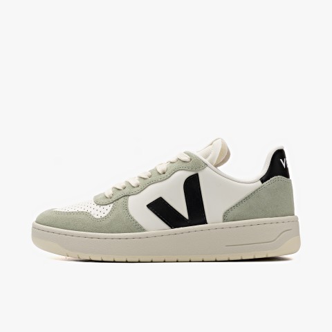 Veja V-10 Leather