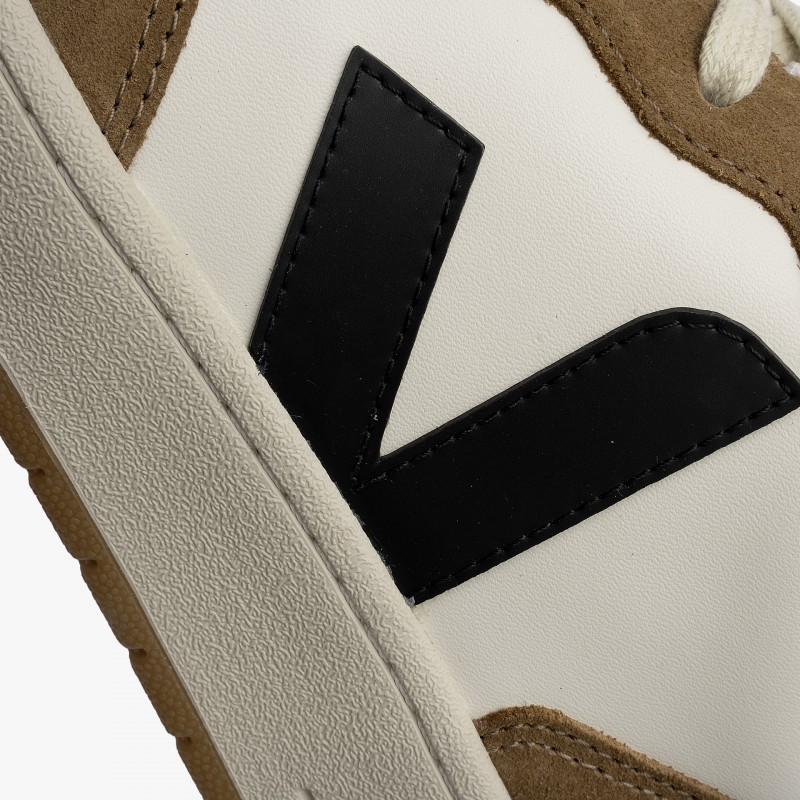 Veja V-10 Prime Veja V-10 Prime - VI0221444 - Fuxia, Urban Tribes United