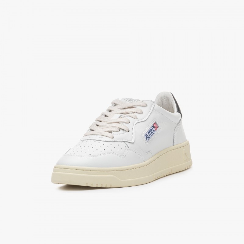 AUTRY Medalist Low Leather AUTRY Medalist Low Leather - AULM LL22 - Fuxia, Urban Tribes United