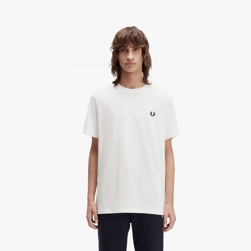 Fred Perry Bold Branding - M1303 129 - Fuxia, Urban Tribes United