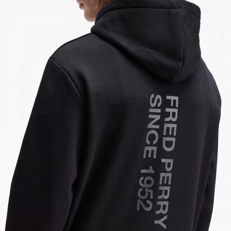 Fred Perry Bold Branding - M1371 102 - Fuxia, Urban Tribes United