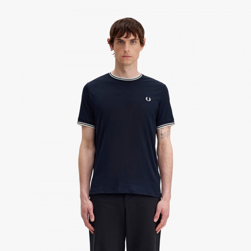 Fred Perry Twin Tipped - M1588V 795 - Fuxia, Urban Tribes United