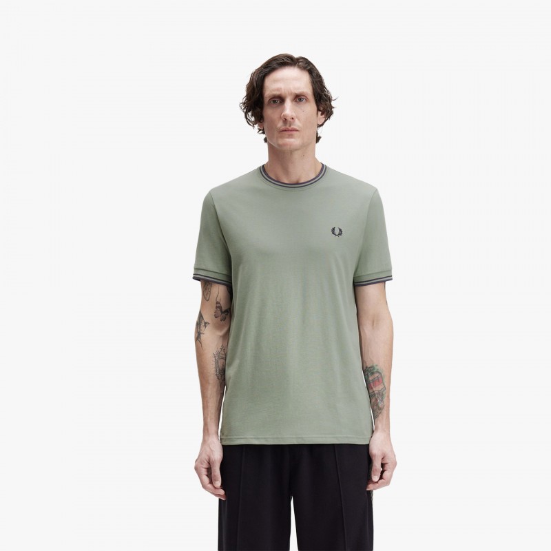 Fred Perry Twin Tipped - M1588V Z49 - Fuxia, Urban Tribes United