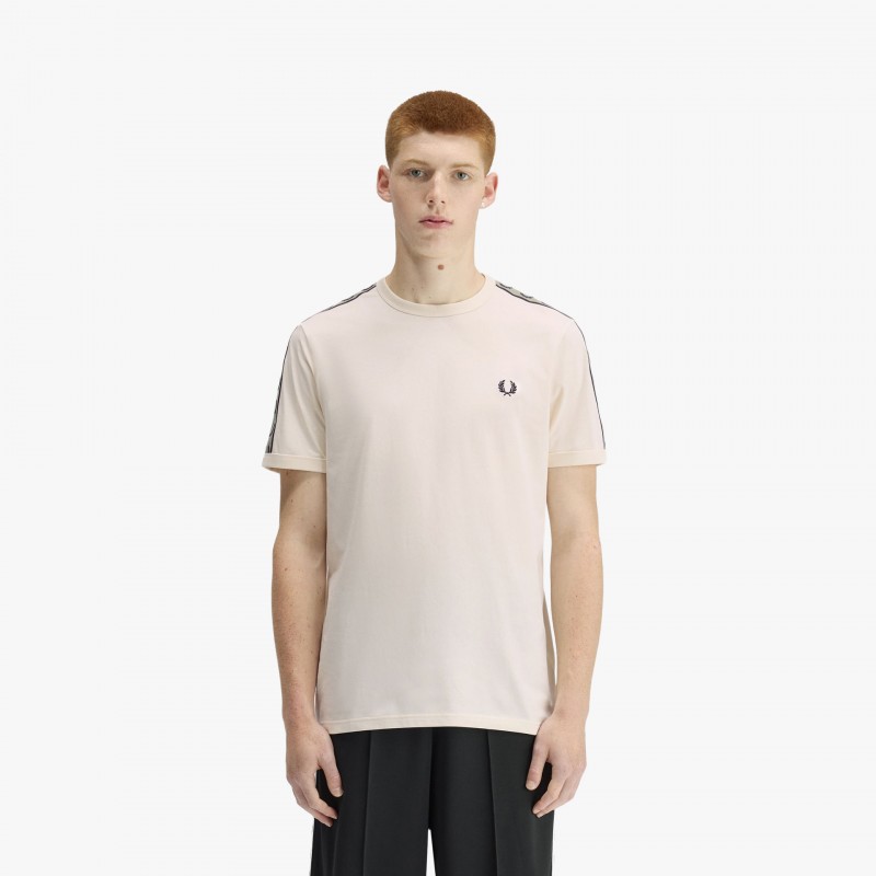Fred Perry Contrast Tape Ringer Fred Perry Contrast Tape Ringer - M4613 28B - Fuxia, Urban Tribes United