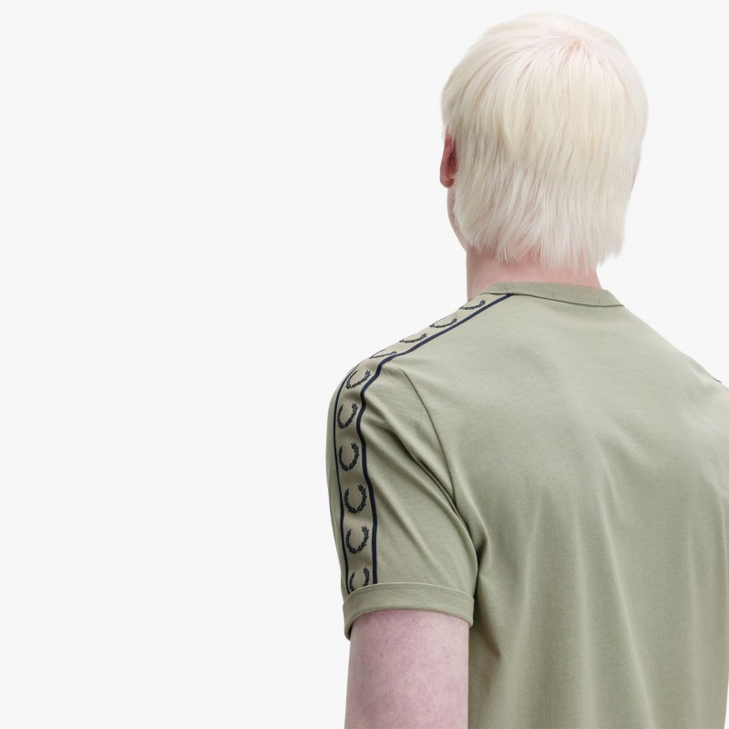 Fred Perry Contrast Tape Ringer Fred Perry Contrast Tape Ringer - M4613 33B - Fuxia, Urban Tribes United