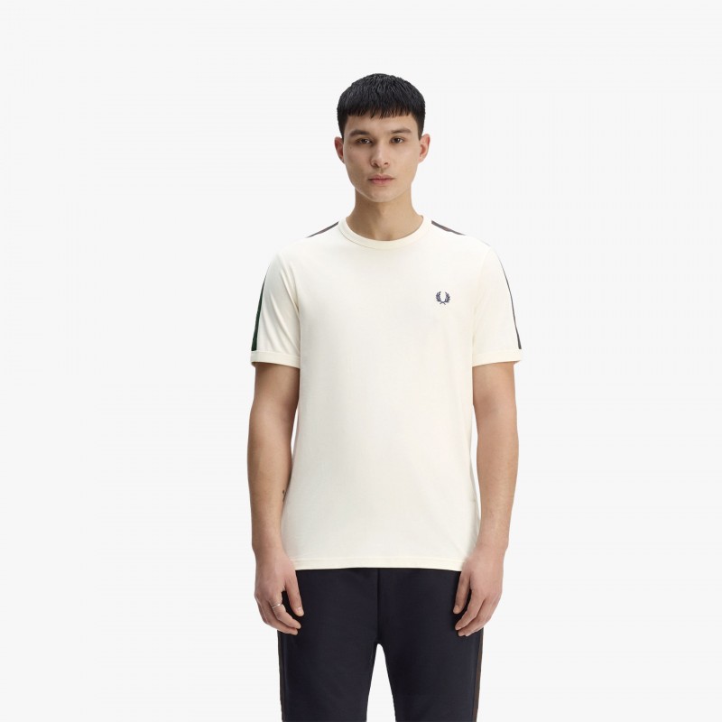Fred Perry Contrast Tape Ringer Fred Perry Contrast Tape Ringer - M4613 42A - Fuxia, Urban Tribes United