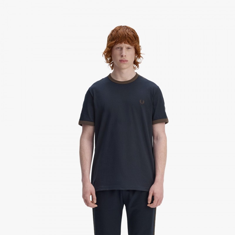 Fred Perry Contrast Tape Ringer Fred Perry Contrast Tape Ringer - M4613 40A - Fuxia, Urban Tribes United