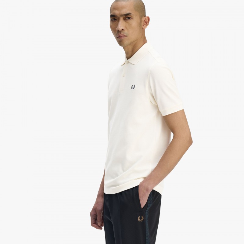 Fred Perry Slim Fit Basico Fred Perry Slim Fit Basico - M6000 66A - Fuxia, Urban Tribes United