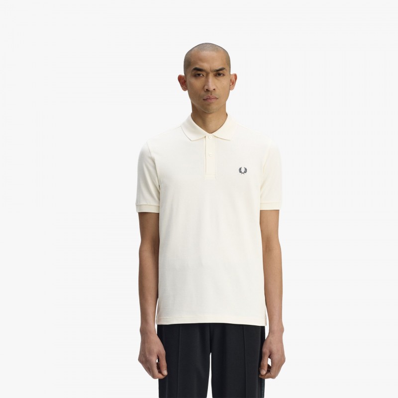 Fred Perry Slim Fit Basico Fred Perry Slim Fit Basico - M6000 66A - Fuxia, Urban Tribes United