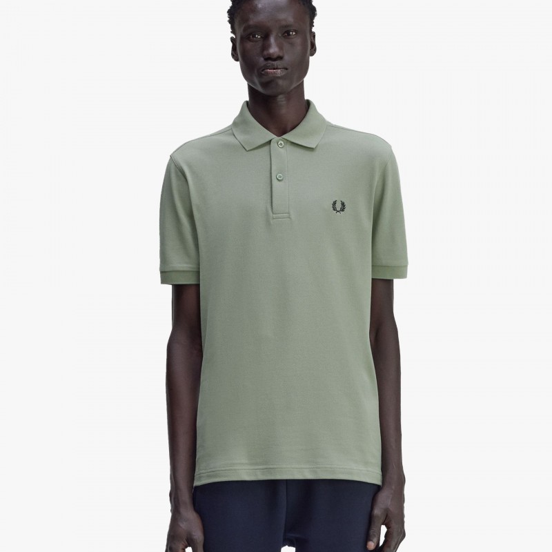 Fred Perry Slim Fit Basico - M6000 Z67 - Fuxia, Urban Tribes United