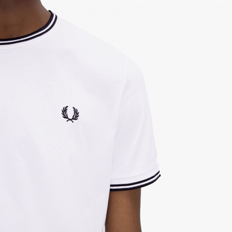 Fred Perry Twin Tipped - M1588 100 - Fuxia, Urban Tribes United