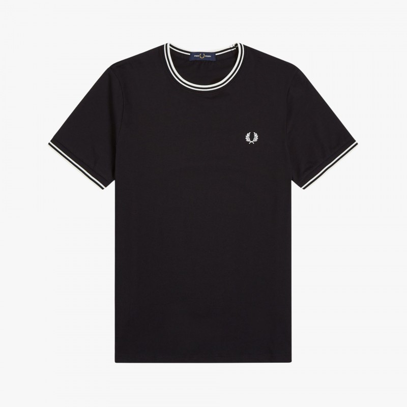 Fred Perry Twin Tipped Fred Perry Twin Tipped - M1588 102 - Fuxia, Urban Tribes United