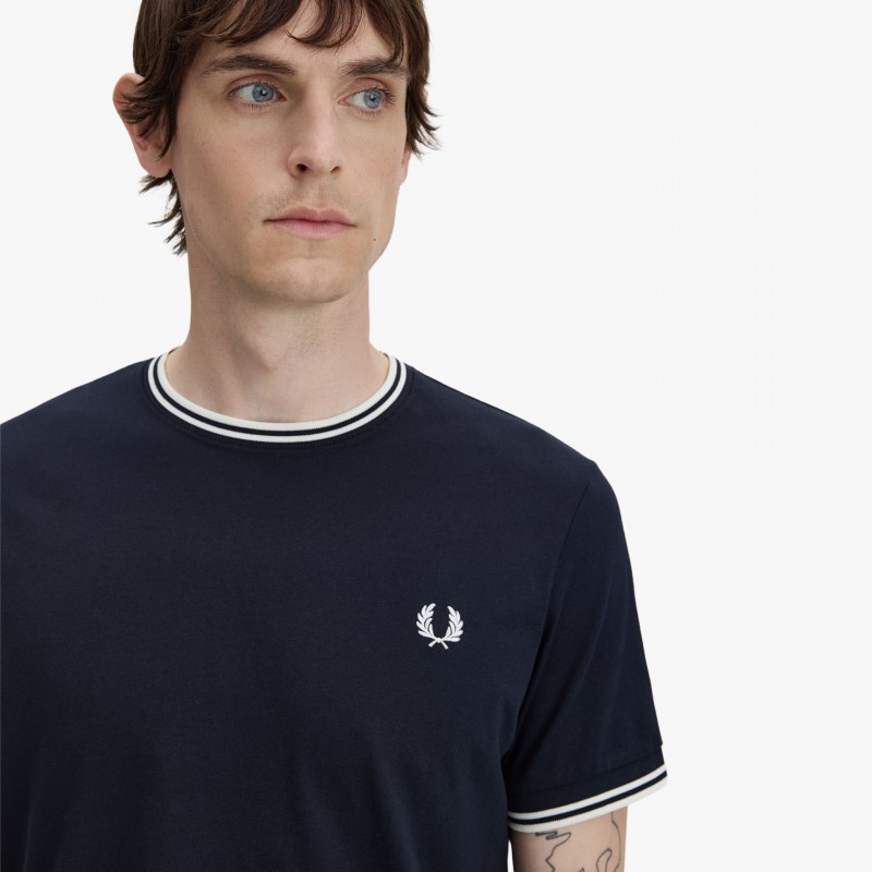 Fred Perry Twin Tipped Fred Perry Twin Tipped - M1588 795 - Fuxia, Urban Tribes United