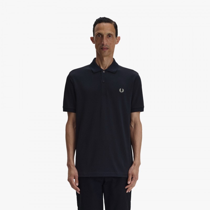 Fred Perry Slim Fit Basico - M6000 T73 - Fuxia, Urban Tribes United