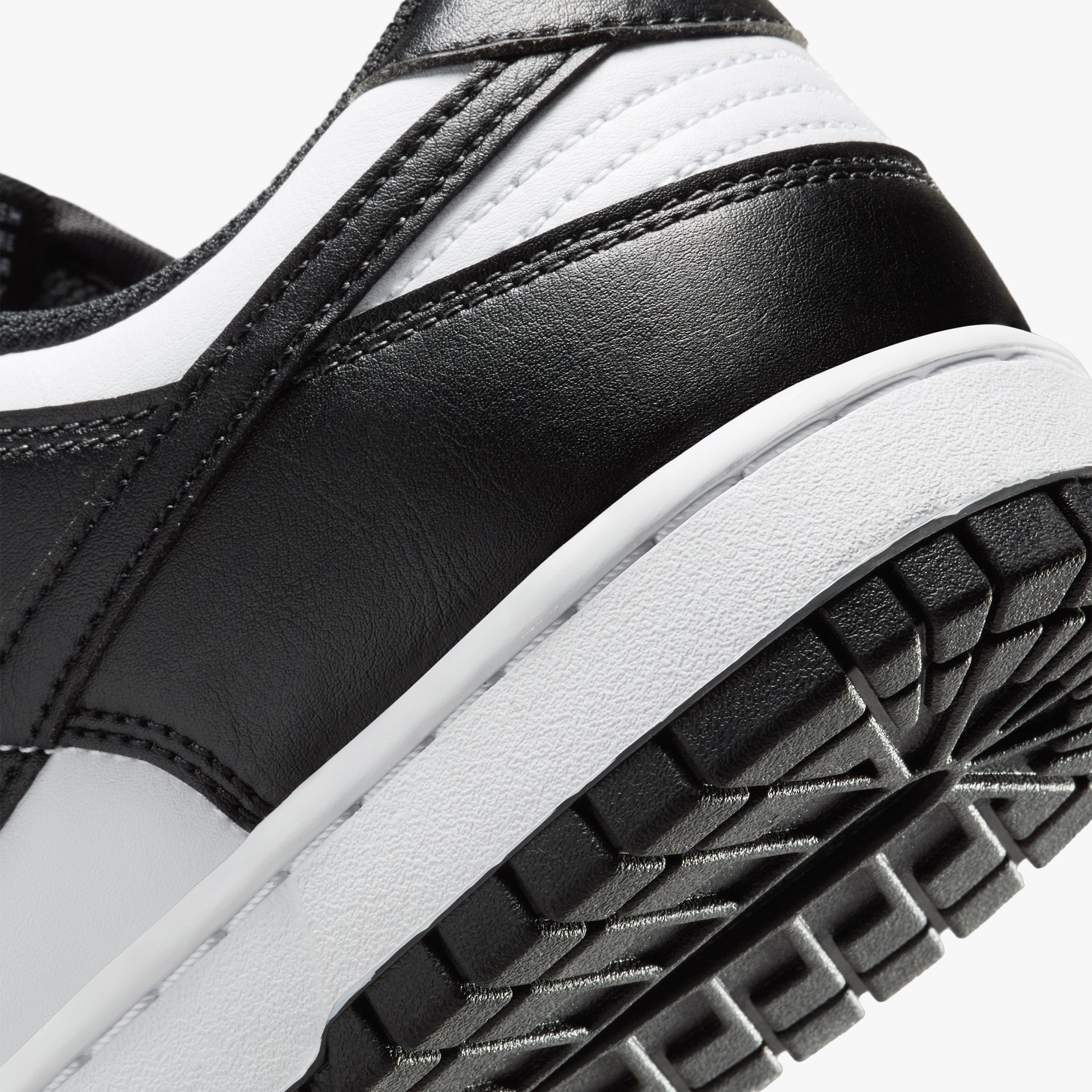Nike Dunk Low Retro