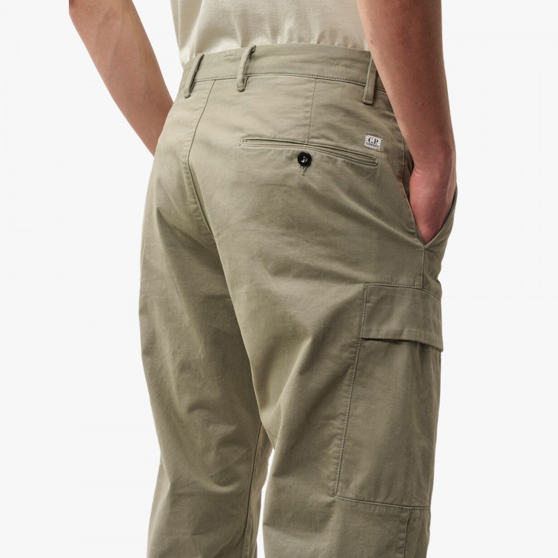 C.P. Company Stretch Sateen Regular Cargo Pants C.P. Company Stretch Sateen Regular Cargo Pants - 21CMPA090A 005529G 356 - Fuxia, Urban Tribes United