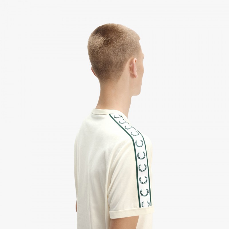 Fred Perry Contrast Tape Ringer Fred Perry Contrast Tape Ringer - M4613 560 - Fuxia, Urban Tribes United