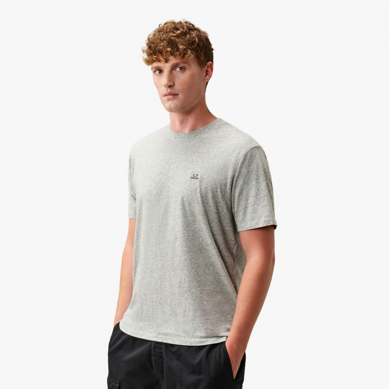 C.P. Company 30/1 Jersey Short Sleeve Logo Patch T-Shirt C.P. Company 30/1 Jersey Short Sleeve Logo Patch T-Shirt - RCCMTS726A 005100W M94 - Fuxia, Urban Tribes United