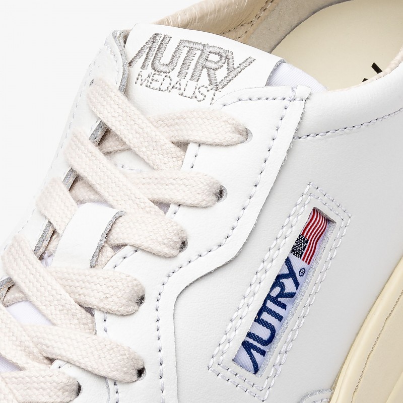 AUTRY Medalist Low Leather AUTRY Medalist Low Leather - AULM LS23 - Fuxia, Urban Tribes United